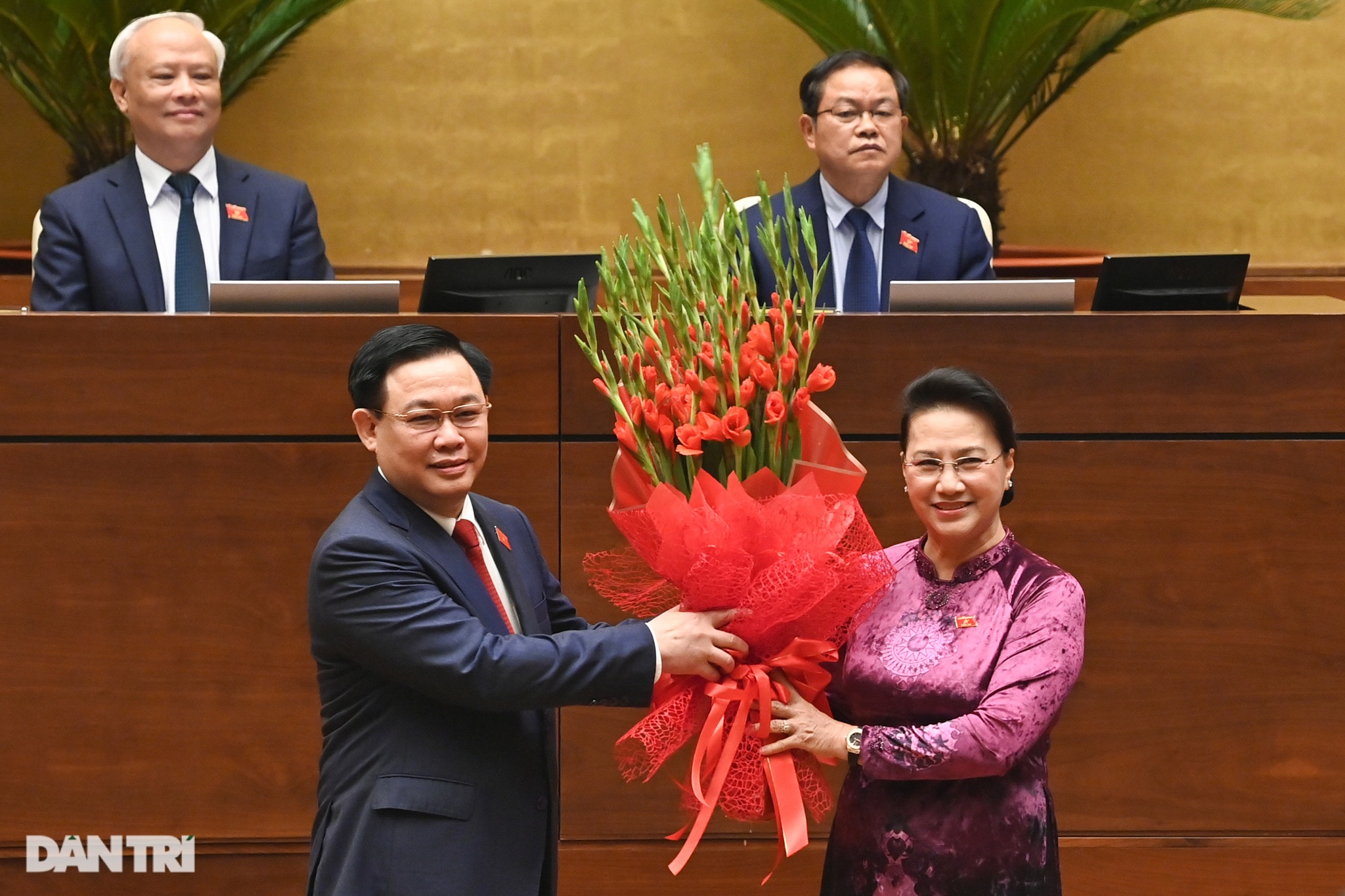 Toàn cảnh lễ tuyên thệ nhậm chức của tân Chủ tịch Quốc hội Vương Đình Huệ - 7 Toàn cảnh lễ tuyên thệ nhậm chức của tân Chủ tịch Quốc hội Vương Đình Huệ - 7