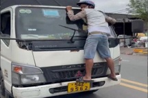 Đẩy người đàn ông đi gần 4km ở TP Thủ Đức, tài xế xe tải bị khởi tố