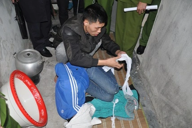 Vụ án 2 mẹ con giết chủ nợ: Manh mối từ chiếc khăn tang