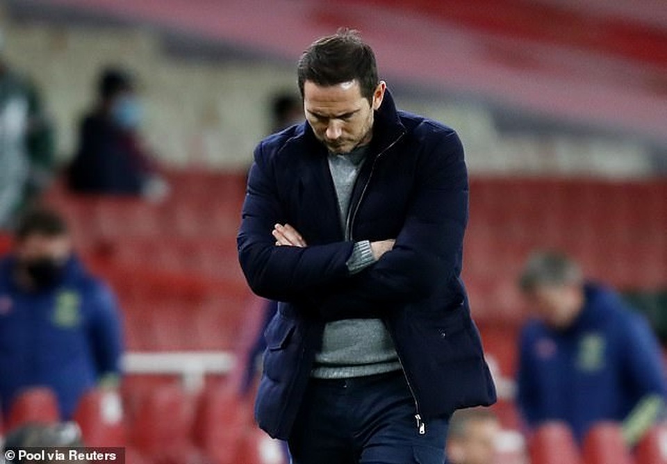 Thua sốc Arsenal, HLV Lampard giận học trò tím mặt vì quá lười chạy - 2 Thua sốc Arsenal, HLV Lampard giận học trò tím mặt vì quá lười chạy - 2