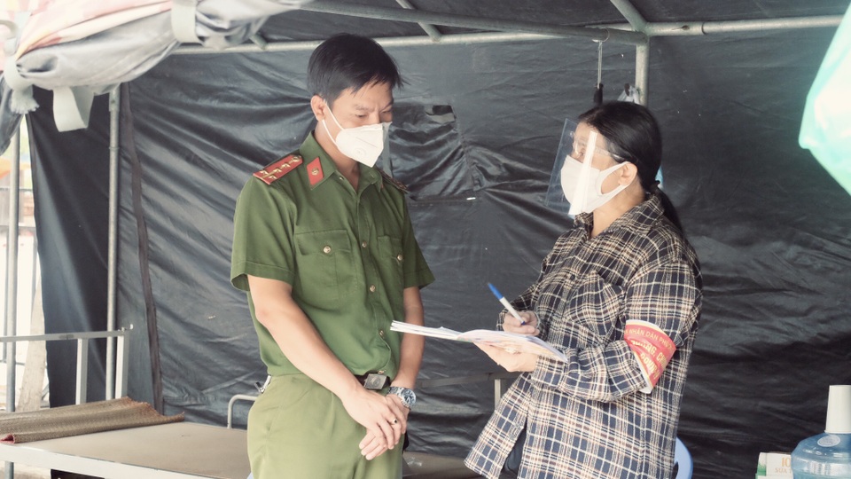 “Khi Đà Nẵng “sạch” Covid-19, tôi muốn bù đắp cho con một mùa hè vắng bố” - 3 “Khi Đà Nẵng “sạch” Covid-19, tôi muốn bù đắp cho con một mùa hè vắng bố” - 3