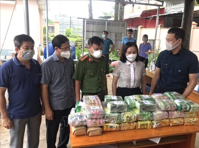 Thiếu tướng Vũ Hồng Văn - Giám đốc Công an tỉnh Đồng Nai trực tiếp chỉ đạo phá án tại hiện trường. Ảnh: Thông tấn xã Việt Nam.