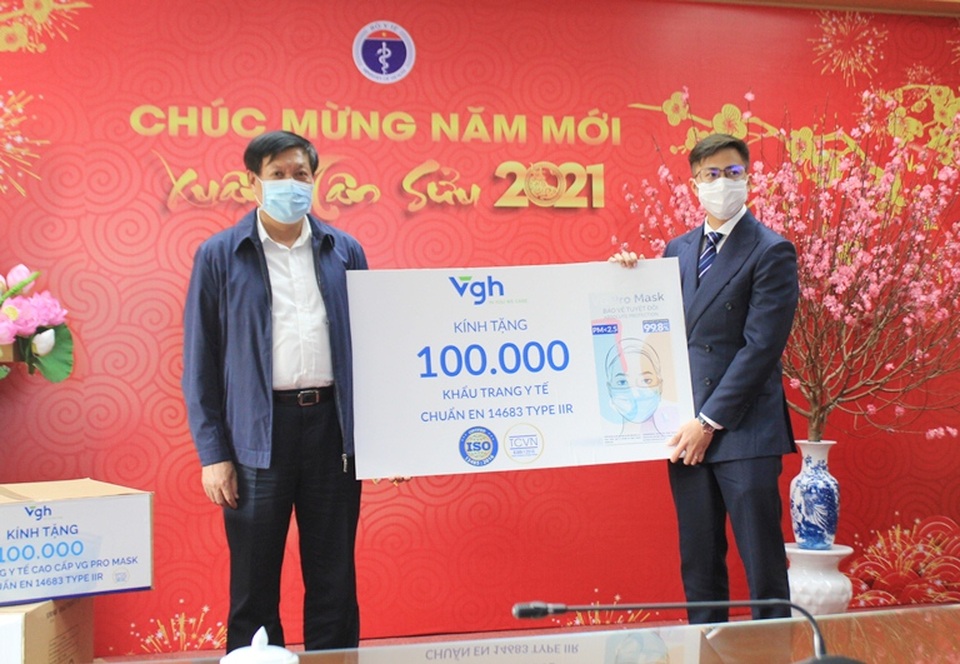 Bộ Y tế tiếp nhận 100.000 khẩu trang y tế cao cấp cho bác sĩ tuyến đầu - 1 Bộ Y tế tiếp nhận 100.000 khẩu trang y tế cao cấp cho bác sĩ tuyến đầu - 1