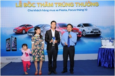 Lộ diện những gương mặt trúng iPhone 6 đầu tiên