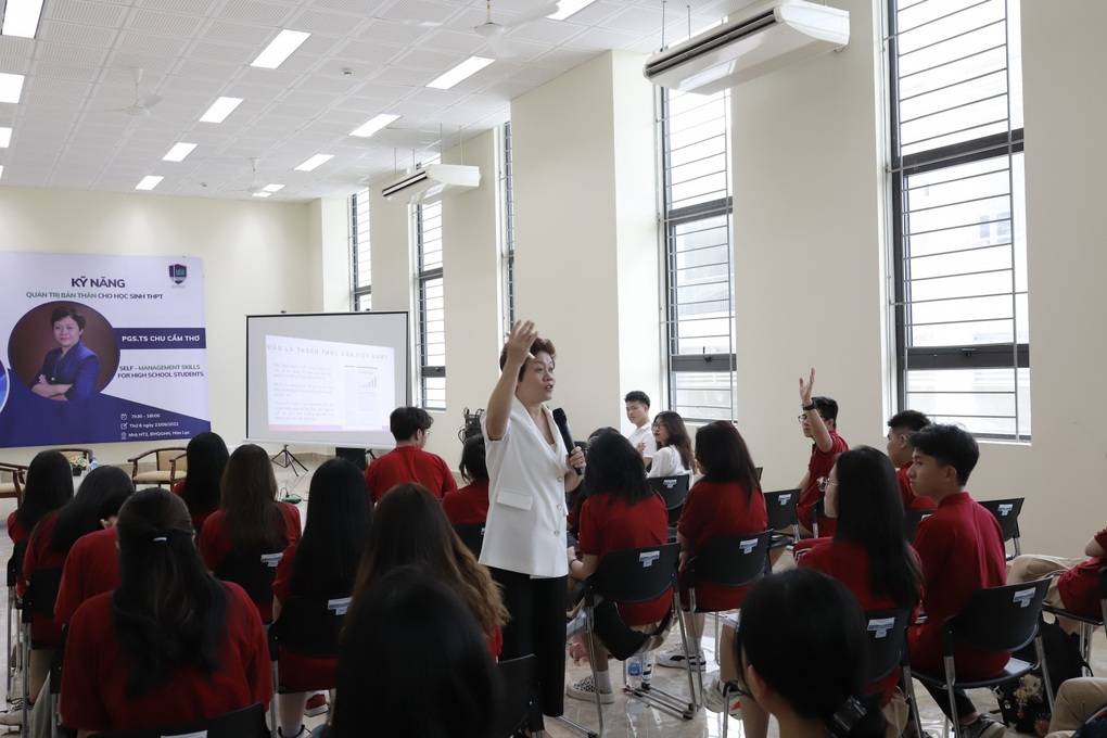 Hơn 100 học sinh tham gia chương trình trải nghiệm Thủ lĩnh tài ba - 4 Hơn 100 học sinh tham gia chương trình trải nghiệm Thủ lĩnh tài ba - 4