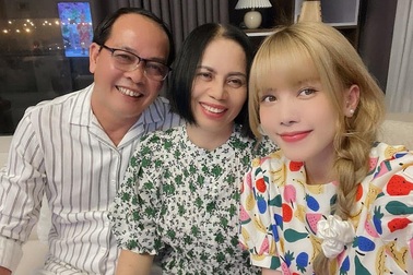 Hot girl, cầu thủ gửi lời chúc mừng năm mới tới cộng đồng mạng