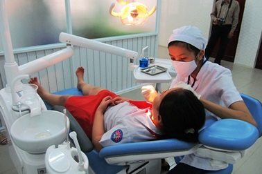 Hơn 50.000 học sinh mới có 1 bác sĩ nha học đường