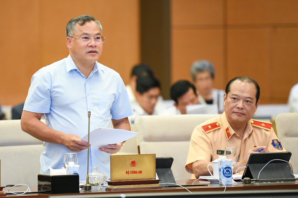 Thứ trưởng Bộ Công an: Không có biển đẹp, biển xấu khi đưa ra đấu giá - 1 Thứ trưởng Bộ Công an: Không có biển đẹp, biển xấu khi đưa ra đấu giá - 1
