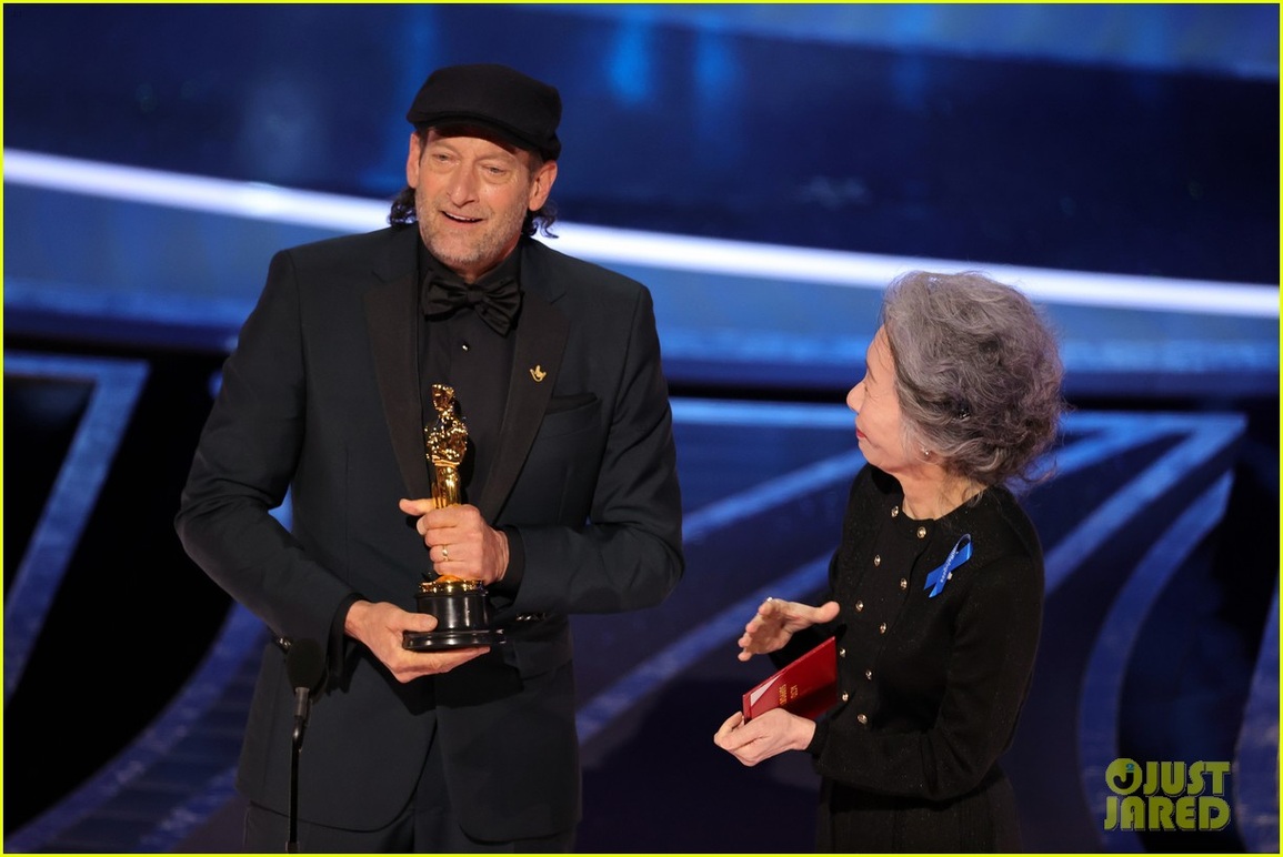 Ấn tượng Oscar 2022: Nước mắt Will Smith và phát biểu của sao khiếm thính - 6 Ấn tượng Oscar 2022: Nước mắt Will Smith và phát biểu của sao khiếm thính - 6