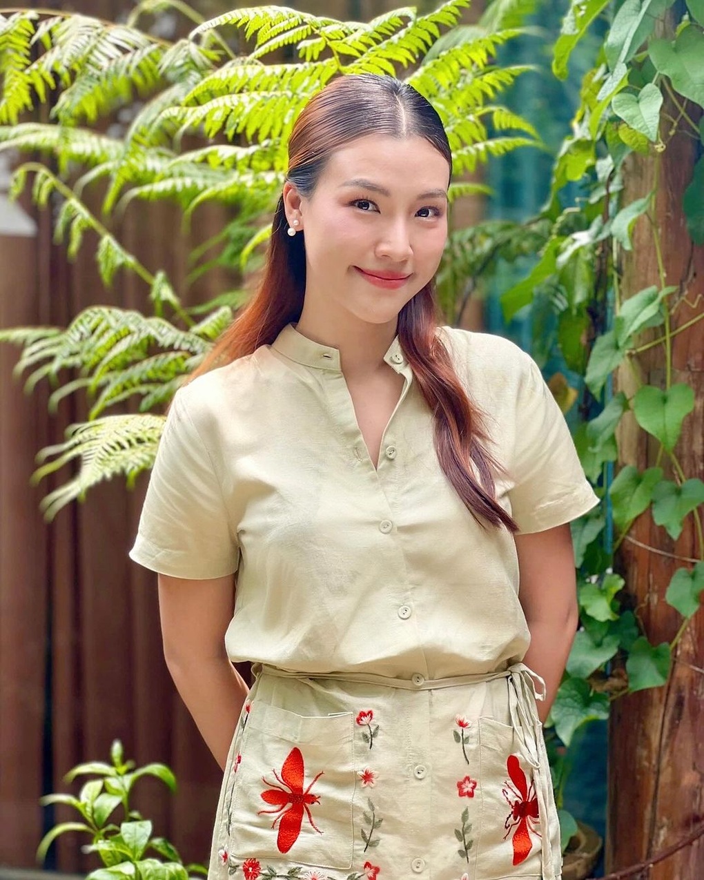 Hà Anh, Lưu Hương Giang nói về hạnh phúc trong podcast của Hoàng Oanh - 1 Hà Anh, Lưu Hương Giang nói về hạnh phúc trong podcast của Hoàng Oanh - 1