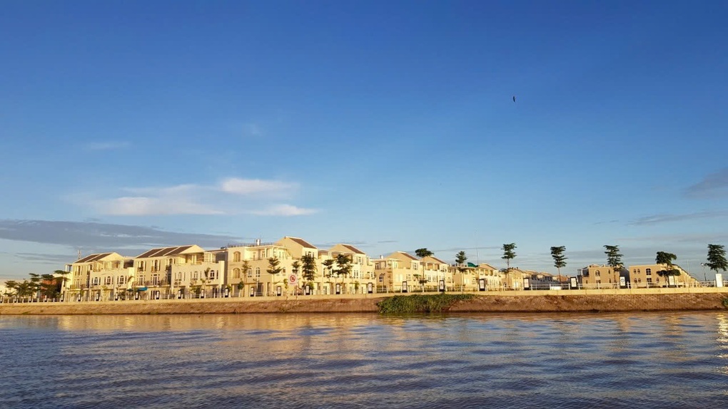 Long Xuyên - “mắt xích” chiến lược, cùng Cần Thơ dẫn dắt kinh tế miền Tây phát triển - 1 Long Xuyên - “mắt xích” chiến lược, cùng Cần Thơ dẫn dắt kinh tế miền Tây phát triển - 1