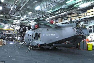 Bên trong tàu sân bay trực thăng "khủng" của Hải quân Anh