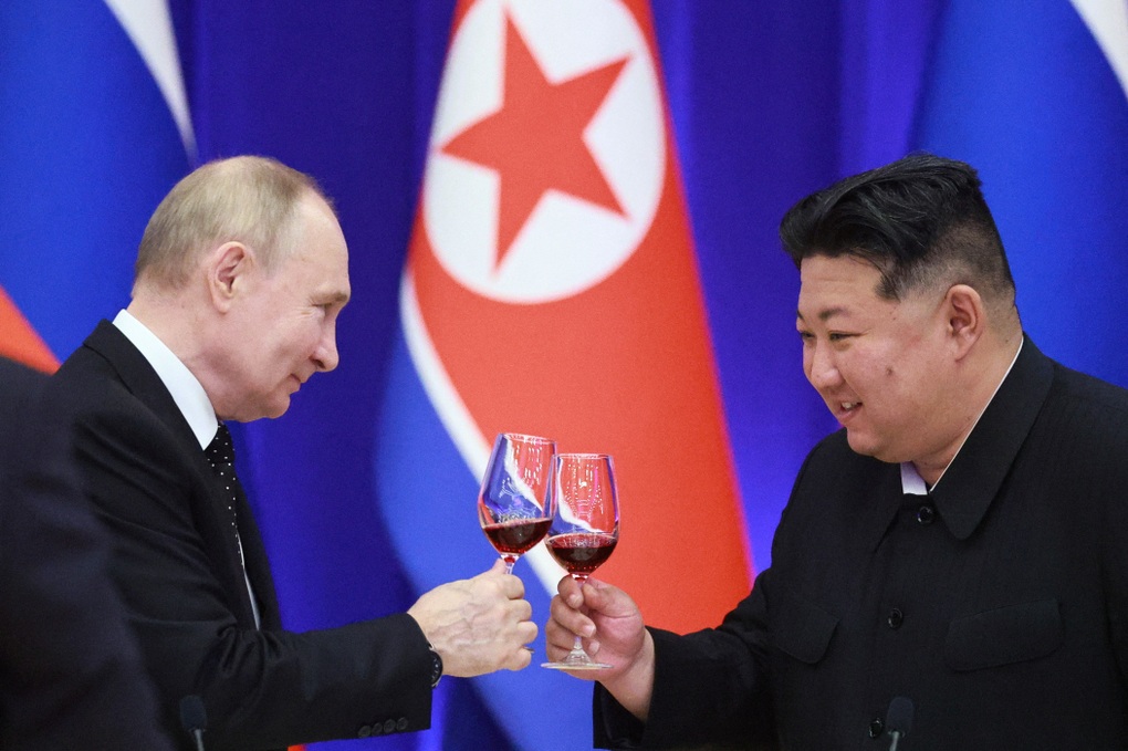Toàn cảnh chuyến thăm Triều Tiên của Tổng thống Putin - 10 Toàn cảnh chuyến thăm Triều Tiên của Tổng thống Putin - 10
