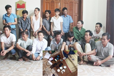 Đột kích nhà riêng, bắt 18 con bạc đang say sưa sát phạt