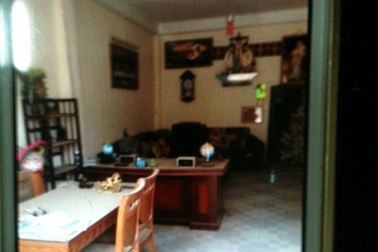 Sự thật về “bóng ma” xõa tóc trong ngôi biệt thự hoang 