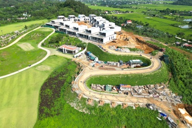 14 biệt thự trong sân golf "tai tiếng": "Cấp phép đúng quy định"