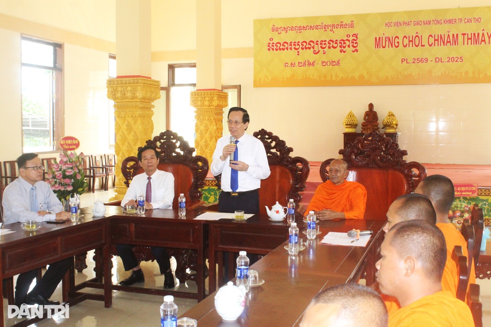 Bộ trưởng Đào Ngọc Dung chúc Tết đồng bào Khmer Tây Nam Bộ - 5 Bộ trưởng Đào Ngọc Dung chúc Tết đồng bào Khmer Tây Nam Bộ - 5