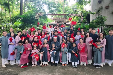 Đại gia đình Hà Nội cùng hát "Như có Bác trong ngày đại thắng"