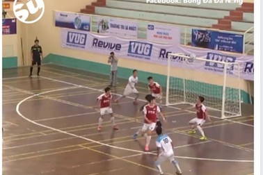 Bàn thắng ma mãnh của sinh viên Việt Nam gây sốt trên báo nước ngoài