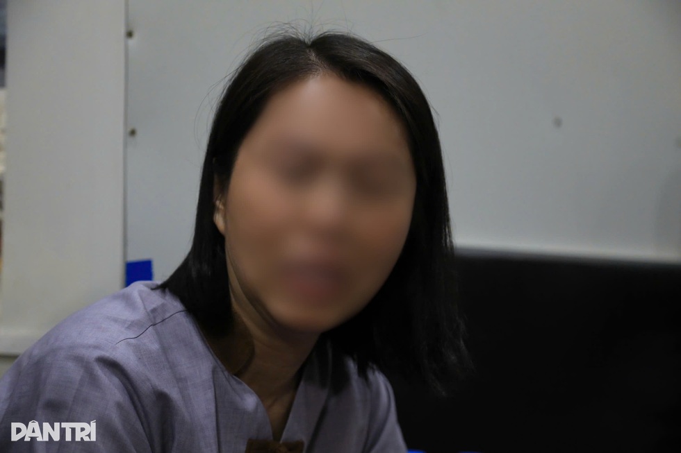 Mẹ cô gái bị đoàn xe tông tử vong: Dọn nhà đám cưới, lại thành lễ tang - 3 Mẹ cô gái bị đoàn xe tông tử vong: Dọn nhà đám cưới, lại thành lễ tang - 3