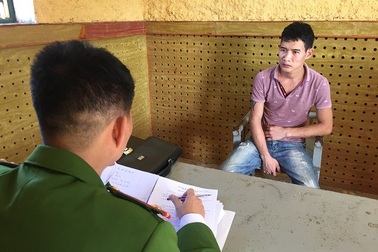 Vướng xe ô tô đỗ bên đường, rút súng bắn thẳng vào quán nhậu!