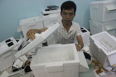 Tận mắt “công xưởng” chế tạo điều hòa giá 350 nghìn tại Hà Nội