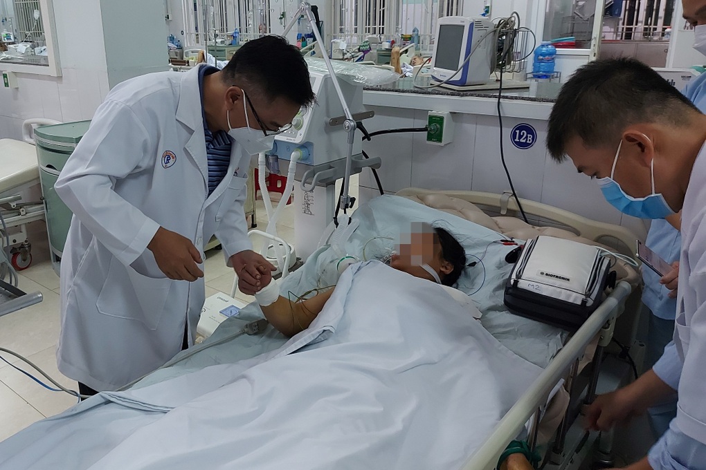 Vụ ăn cá muối ủ chua ngộ độc: Bệnh viện thiếu kháng sinh trị nhiễm khuẩn - 2 Vụ ăn cá muối ủ chua ngộ độc: Bệnh viện thiếu kháng sinh trị nhiễm khuẩn - 2