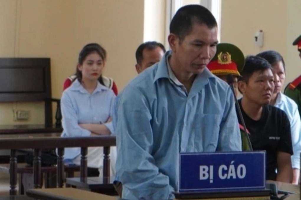 Lĩnh án 8 năm tù vì chém hàng xóm trọng thương - 1 Lĩnh án 8 năm tù vì chém hàng xóm trọng thương - 1