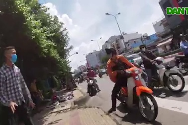 Hình sự đặc nhiệm “đua nóng” bắt 2 thanh niên cướp điện thoại