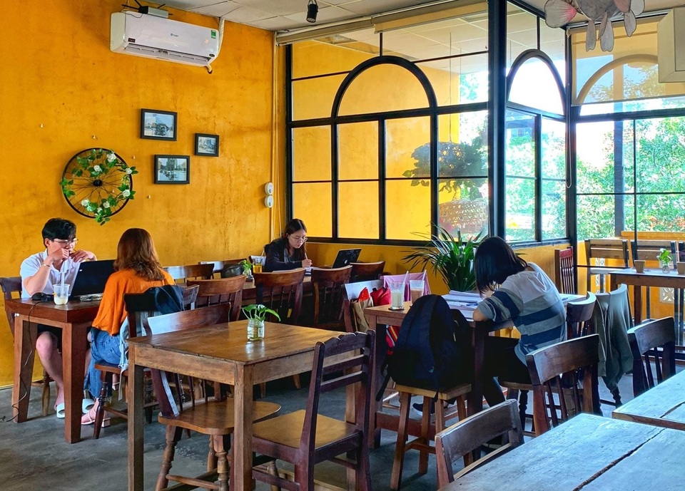Hai quán cà phê không ngủ, thu hút sinh viên ở Làng đại học Thủ Đức - 8 Hai quán cà phê không ngủ, thu hút sinh viên ở Làng đại học Thủ Đức - 8