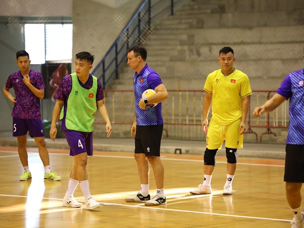 View - Đội tuyển futsal Việt Nam đến Thái Lan, sẵn sàng tranh vé dự World Cup | Báo Dân trí