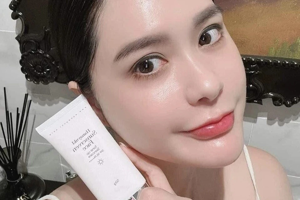 Công ty chồng Đoàn Di Băng đã bán bao nhiêu tuýp kem chống nắng giả? - 2