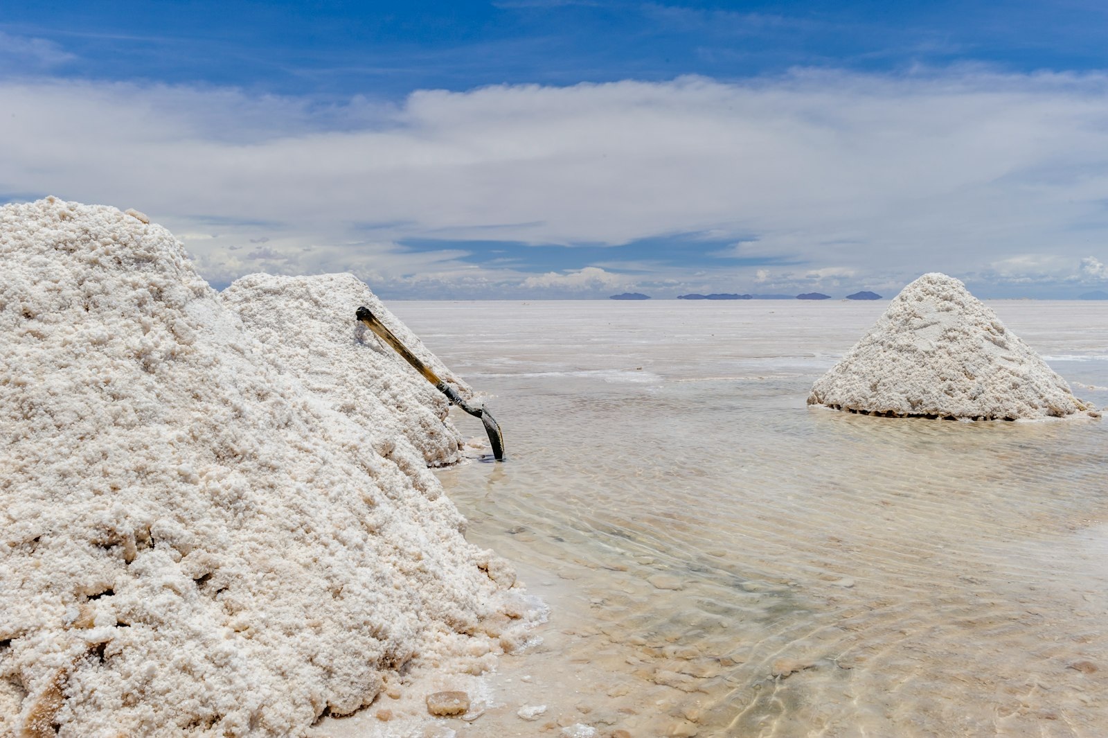 Mỏ vàng trắng ở Bolivia: Giấc mơ tỷ USD hay lời nguyền tài nguyên? - 1 Mỏ vàng trắng ở Bolivia: Giấc mơ tỷ USD hay lời nguyền tài nguyên? - 1