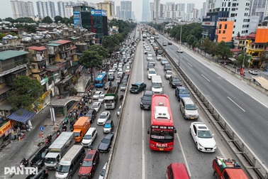 Hà Nội tạm cấm xe tải trên 10 tấn đi vào Vành đai 3 trên cao