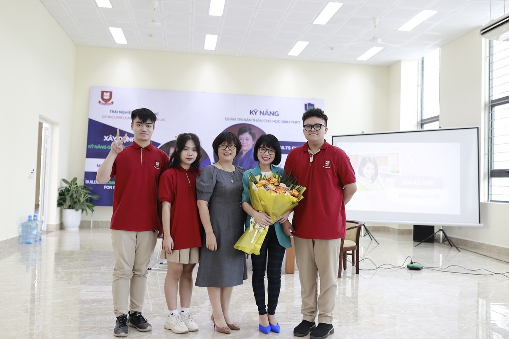 Hơn 100 học sinh tham gia chương trình trải nghiệm Thủ lĩnh tài ba - 3 Hơn 100 học sinh tham gia chương trình trải nghiệm Thủ lĩnh tài ba - 3