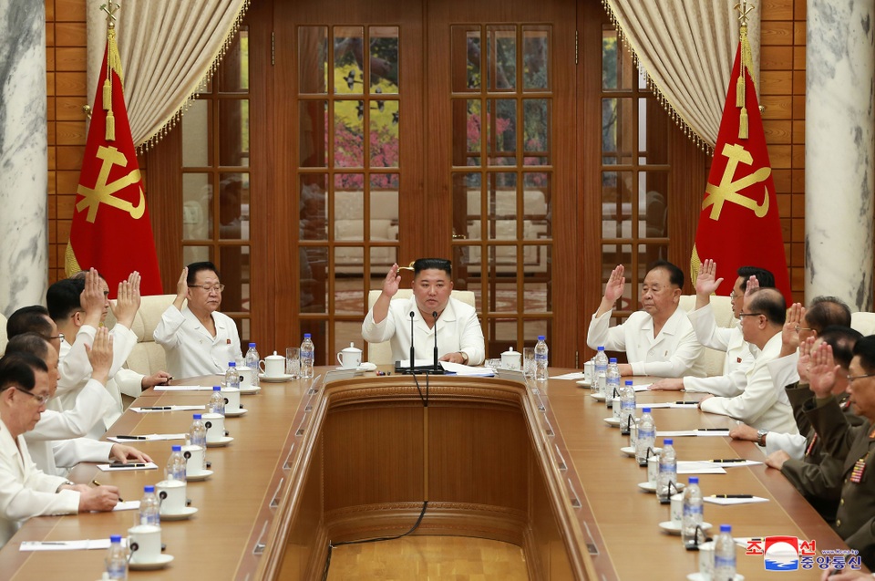 Ông Kim Jong-un lệnh khắc phục thiếu sót chống dịch dù không có ca nhiễm - 4 Ông Kim Jong-un lệnh khắc phục thiếu sót chống dịch dù không có ca nhiễm - 4
