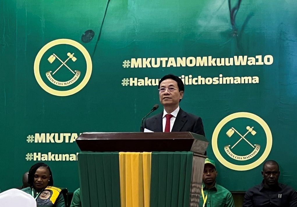 Đoàn đại biểu Đảng ta kết thúc tốt đẹp chuyến thăm và dự Đại hội Đảng Cách mạng Tanzania - 1 Đoàn đại biểu Đảng ta kết thúc tốt đẹp chuyến thăm và dự Đại hội Đảng Cách mạng Tanzania - 1