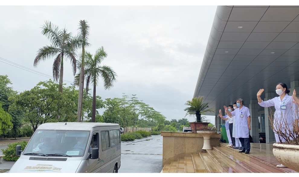 Tuần qua: Đỉnh điểm hơn 1.600 ca Covid-19 trong ngày, giãn cách toàn TPHCM - 4 Tuần qua: Đỉnh điểm hơn 1.600 ca Covid-19 trong ngày, giãn cách toàn TPHCM - 4