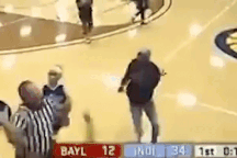 Trọng tài bóng rổ bị cả gia đình cầu thủ đánh bầm dập