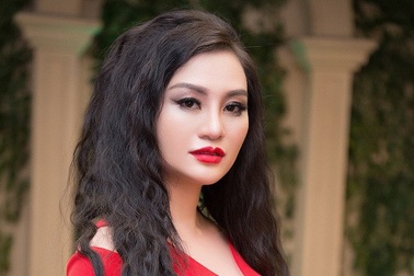 Nữ Hoàng Trần Huyền Nhung quyến rũ với trang phục của NTK Tuấn Hải.