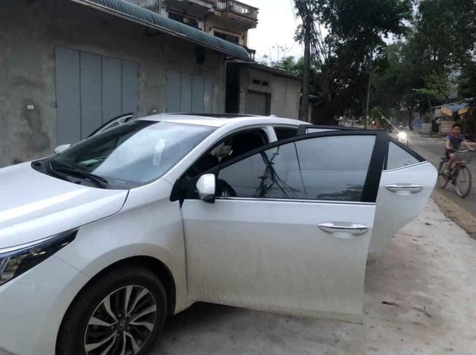 Bùng nổ ô tô cũ biển Lào bán giá siêu rẻ tại Việt Nam - 3 Bùng nổ ô tô cũ biển Lào bán giá siêu rẻ tại Việt Nam - 3