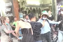 Vụ đánh ghen náo loạn phố Lý Nam Đế: Cả 3 “nhân vật” dại dột ra sao?