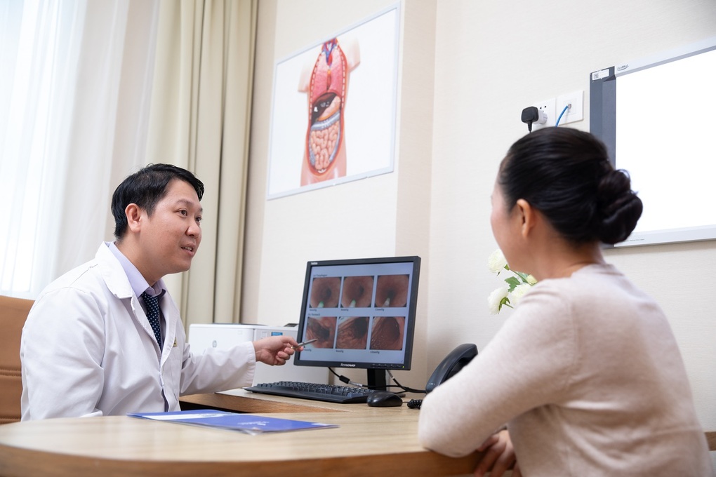 Wietnamscy lekarze przybliżają miejscowej ludności medycynę opartą na międzynarodowych standardach - 2 Bác sĩ Việt mang y học theo chuẩn quốc tế đến gần hơn với người dân địa phương - 2