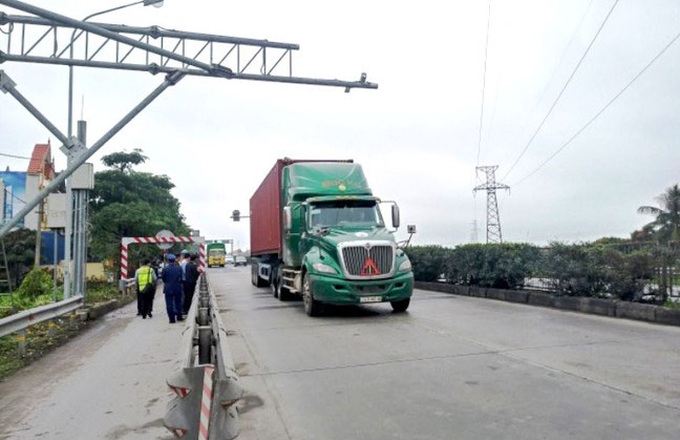 6 tháng thí điểm cân tự động: Giảm đáng kể xe quá tải trên quốc lộ 5 - Ảnh 1. 6 tháng thí điểm cân tự động: Giảm đáng kể xe quá tải trên quốc lộ 5 - Ảnh 1.
