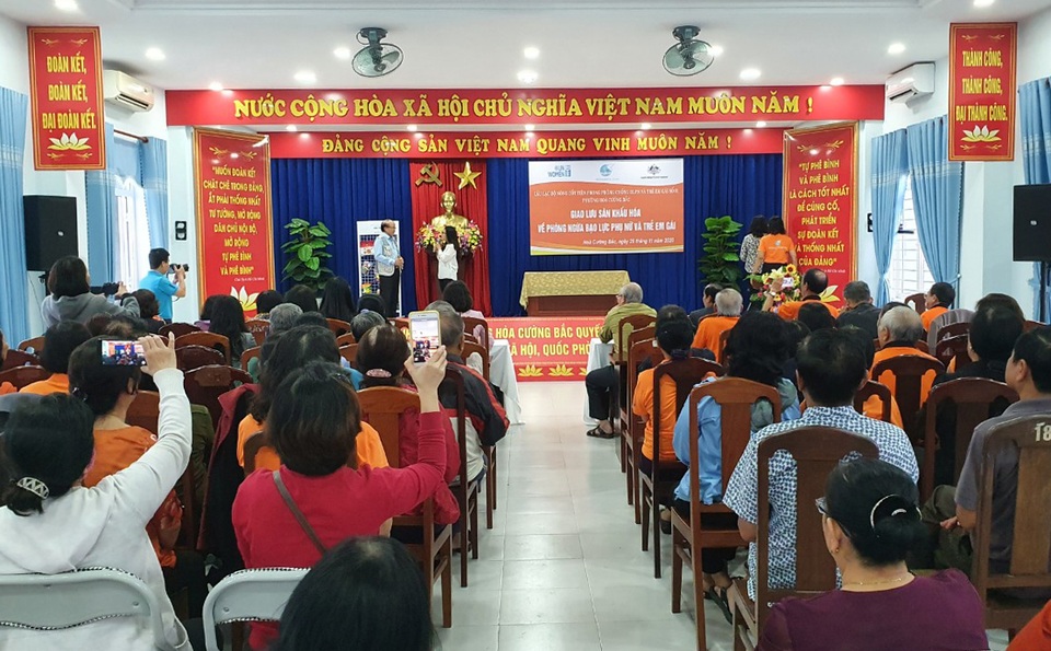 Đại dịch Covid-19 đã khiến phụ nữ và trẻ em có nguy cơ bị bạo lực cao hơn - 4 Đại dịch Covid-19 đã khiến phụ nữ và trẻ em có nguy cơ bị bạo lực cao hơn - 4