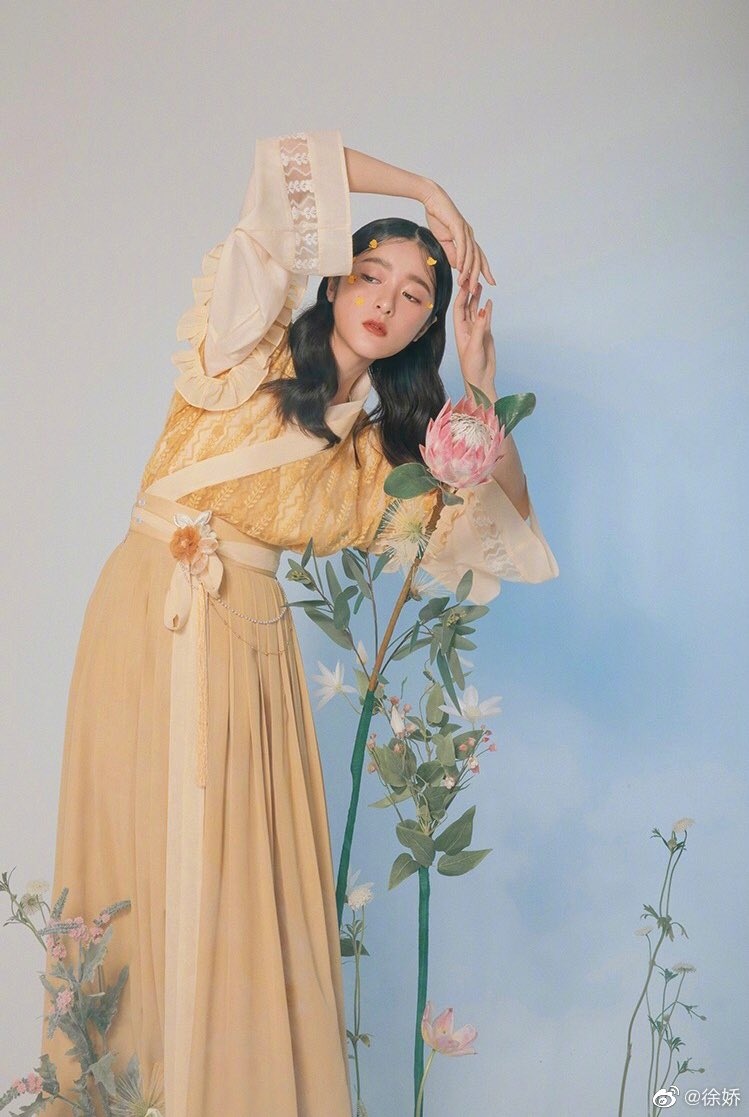 Cậu bé trong Siêu khuyển thần thông lột xác thành thiếu nữ xinh đẹp - 11