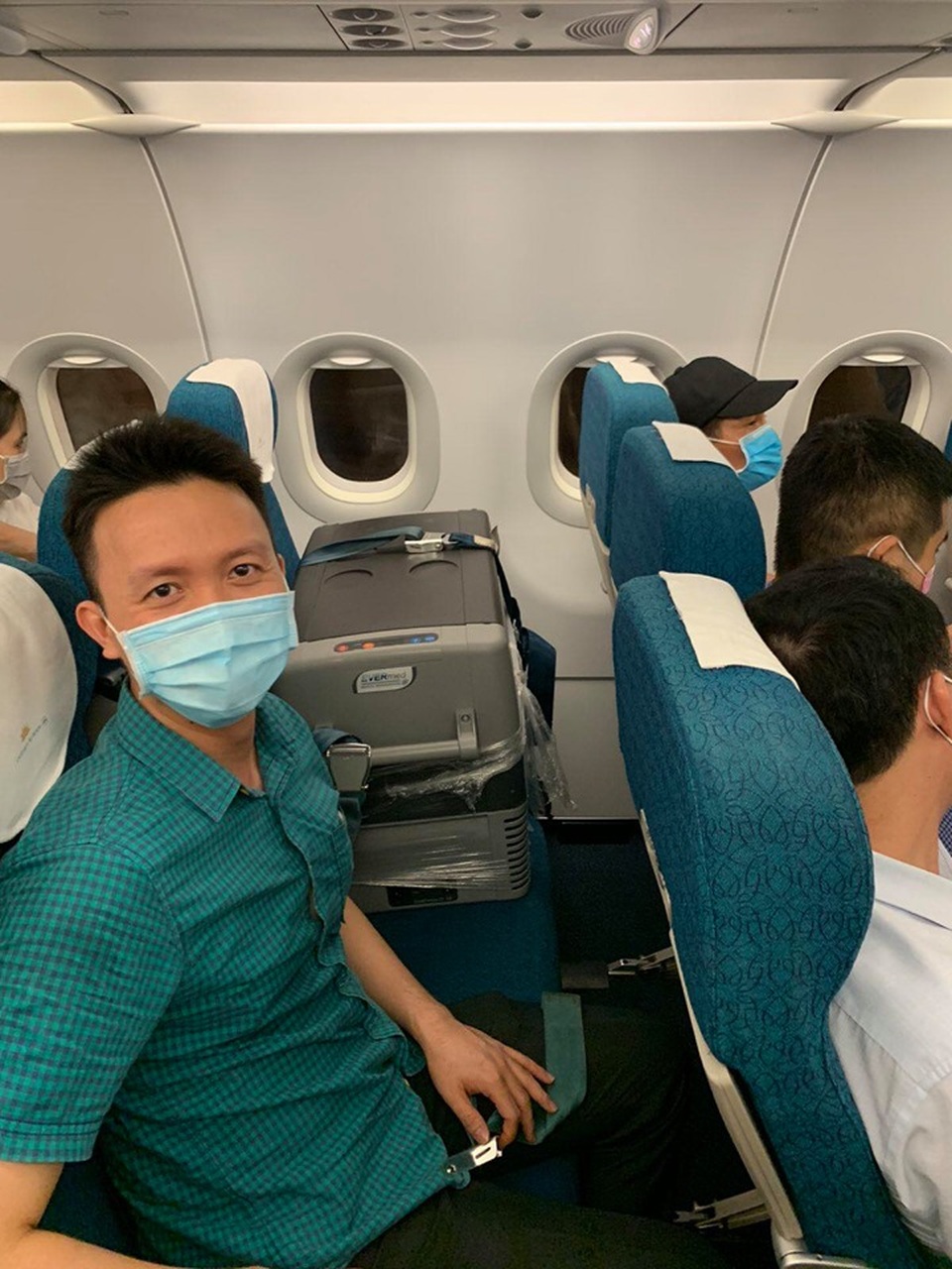 Lá gan người hiến tạng chết não vượt hành trình 1700km vào TPHCM cứu người - 2 Lá gan người hiến tạng chết não vượt hành trình 1700km vào TPHCM cứu người - 2
