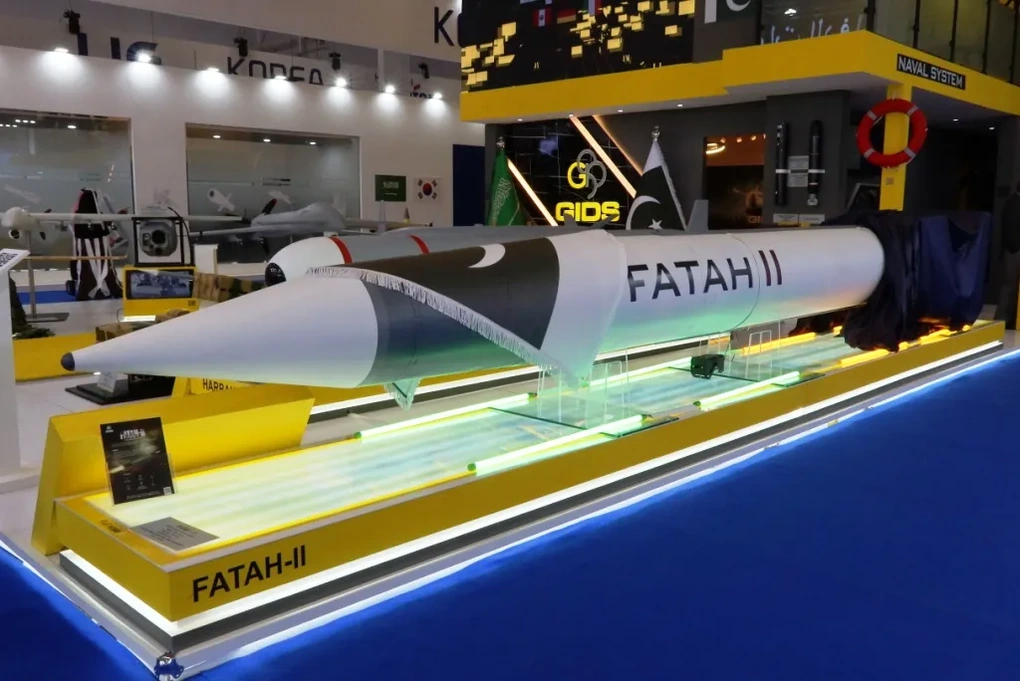 Mẫu tên lửa Iran xuyên thủng hệ thống phòng thủ “Vòm Sắt” của Israel - 1 Mẫu tên lửa Iran xuyên thủng hệ thống phòng thủ “Vòm Sắt” của Israel - 1
