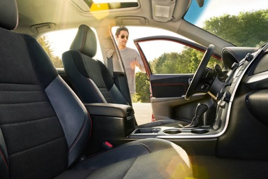 "Bỏ túi" 5 mẹo hạ nhiệt cho ô tô sau khi đỗ dưới trời nắng