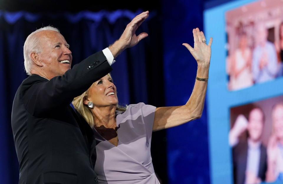 Joe Biden nói ông Trump “phủ bóng tối” nước Mỹ trong bài phát biểu “để đời” - 2 Joe Biden nói ông Trump “phủ bóng tối” nước Mỹ trong bài phát biểu “để đời” - 2